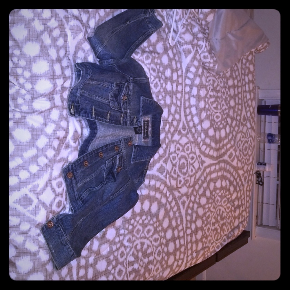 BillaBong Denim Jean Jacket Half